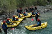 Canoas en el rio Ara en Ordesa